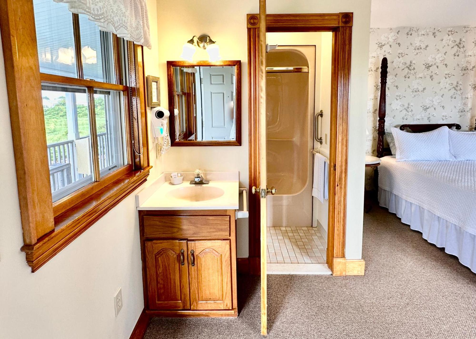 نيو شورهام Rose Farm Inn المظهر الخارجي الصورة