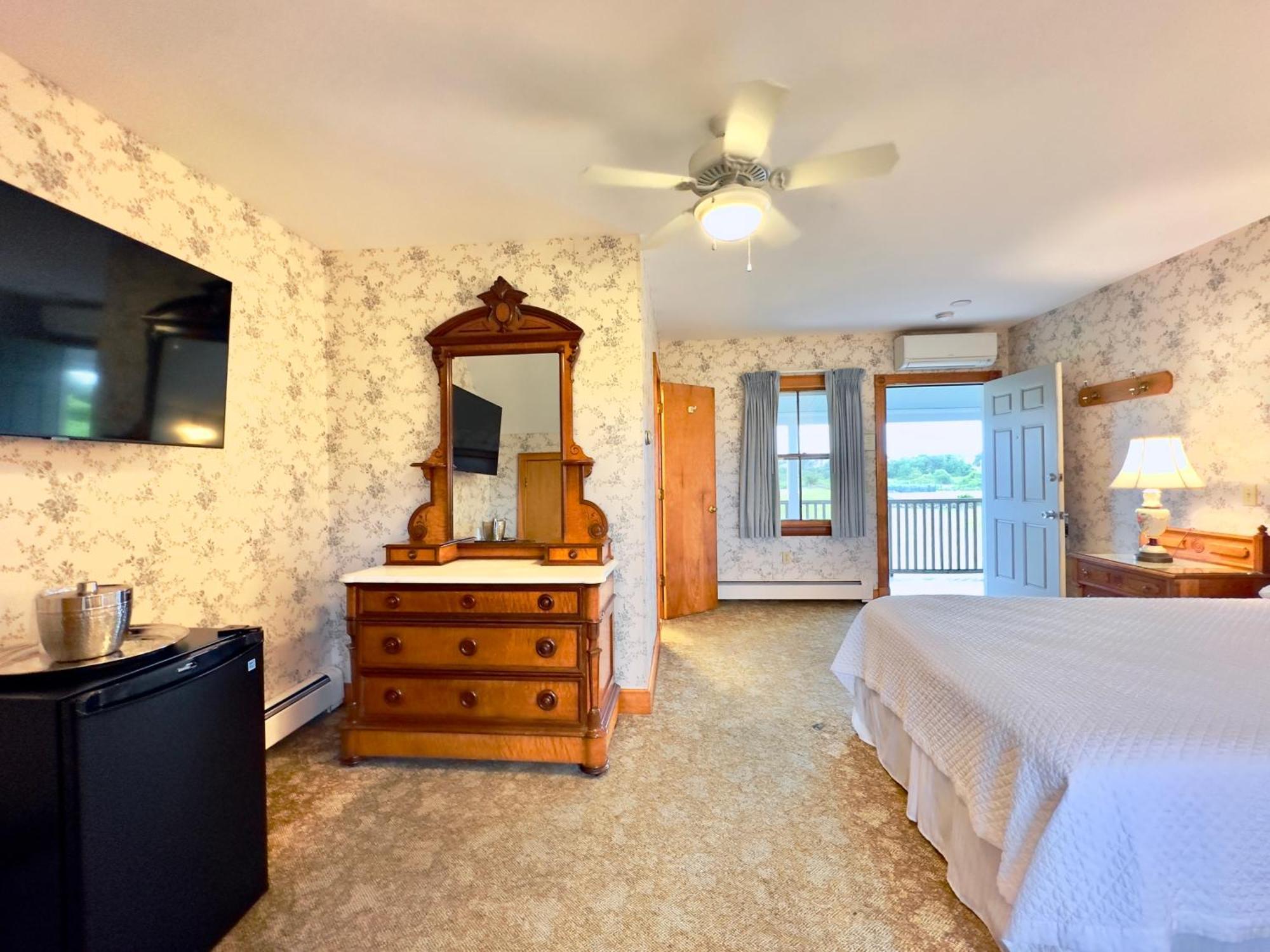 نيو شورهام Rose Farm Inn المظهر الخارجي الصورة